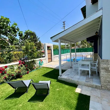 Alacati Renovated With Large Pool * Cesme