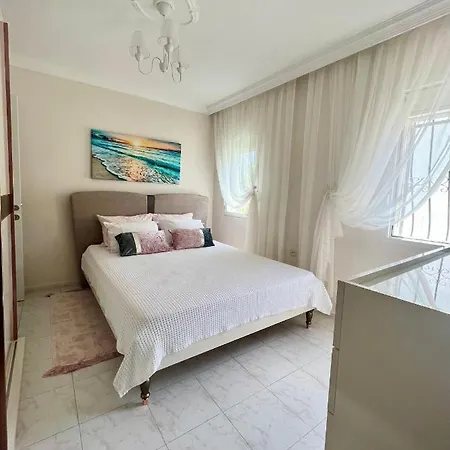 Villa Alacati Renovated With Large Pool Cesme