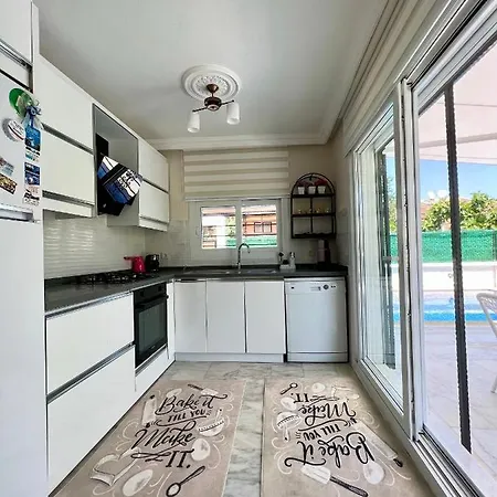 Alacati Renovated With Large Pool * Cesme